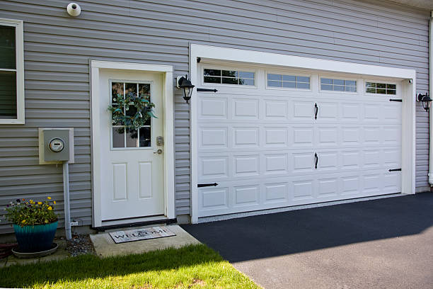 24/7 Emergency Garage Door Panel Replacement experts in Chickasaw County County, MS